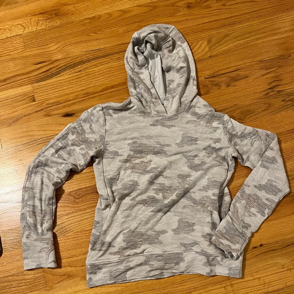 Athleta Girl Hoodie with finger holes in Camo - Size Large - Barely worn